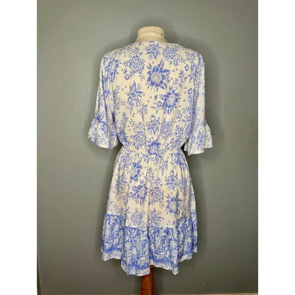 NWT Blue & White Floral Dress | Lightweight Mid-Sleeve Midi, Size Medium - Picture 5 of 8